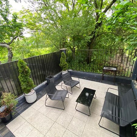 Garden Apartament Petrila 外观 照片