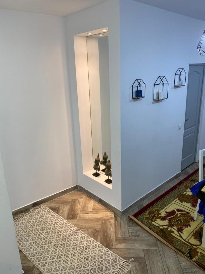 Garden Apartament Petrila 外观 照片