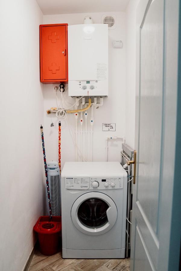 Garden Apartament Petrila 外观 照片
