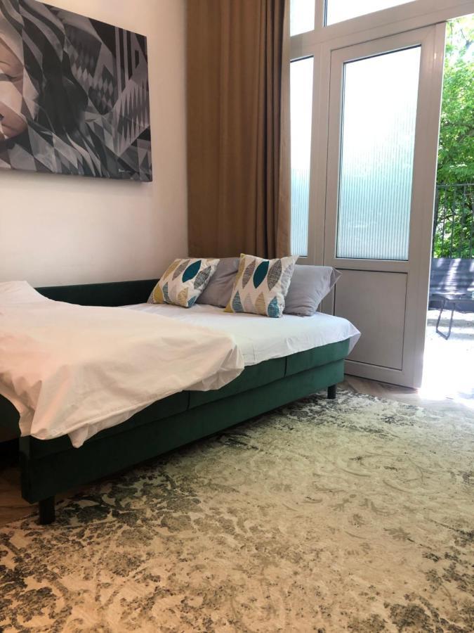 Garden Apartament Petrila 外观 照片